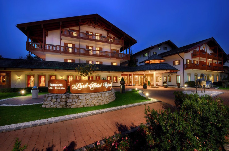 Spa-Behandlung und Micro-Needling - Luxus-Hotels mit medizinischer Kompetenz liegen im Trend. Im Park-Hotel Egerner Höfe gelingt die perfekte Kombination von Gesundheit, Wohlfühlen und Genuss. www.marinajagemann.com