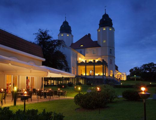 Allein die Aussicht auf ein Wochenende im Schlosshotel Fleesensee lässt den Stresspegel augenblicklich sinken. Die Erwartung wird nicht enttäuscht