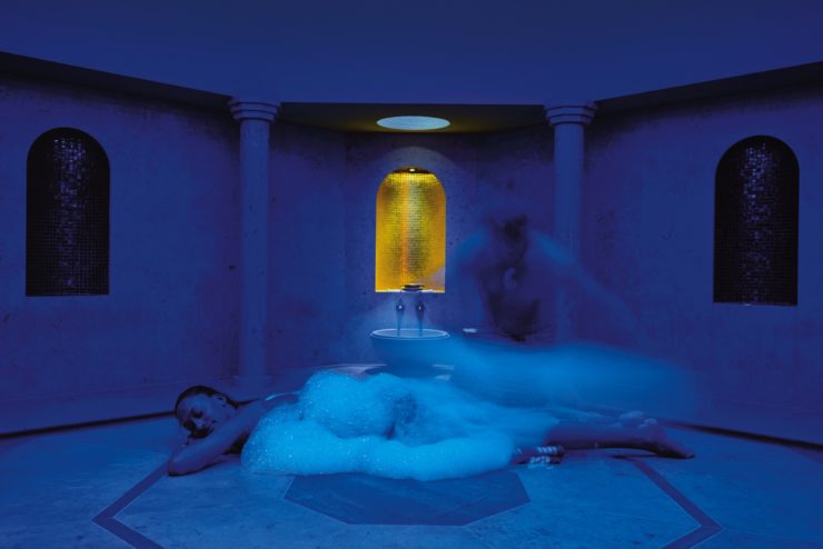 Der Hamam-Kultur zufolge zerplatzt mit jeder Schaumblase auch eine Sorge. Grund genug das Hamam im Schloss Elmau zu testen!