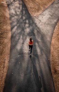 Junge Frau beim Joggen