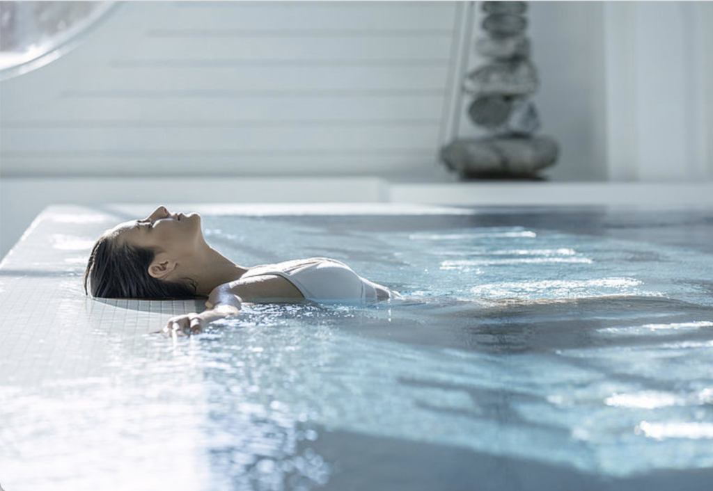 Frau in Tamina Therme Bad Ragaz
